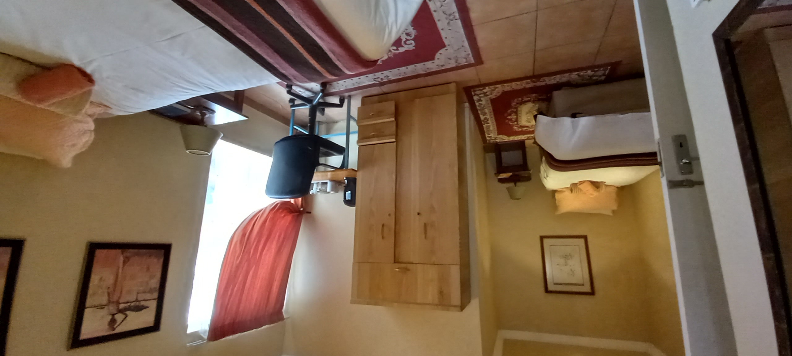 At The View BnB - The Twin/Ooster Rooms At The View BnB - The Twin/Ooster Rooms
